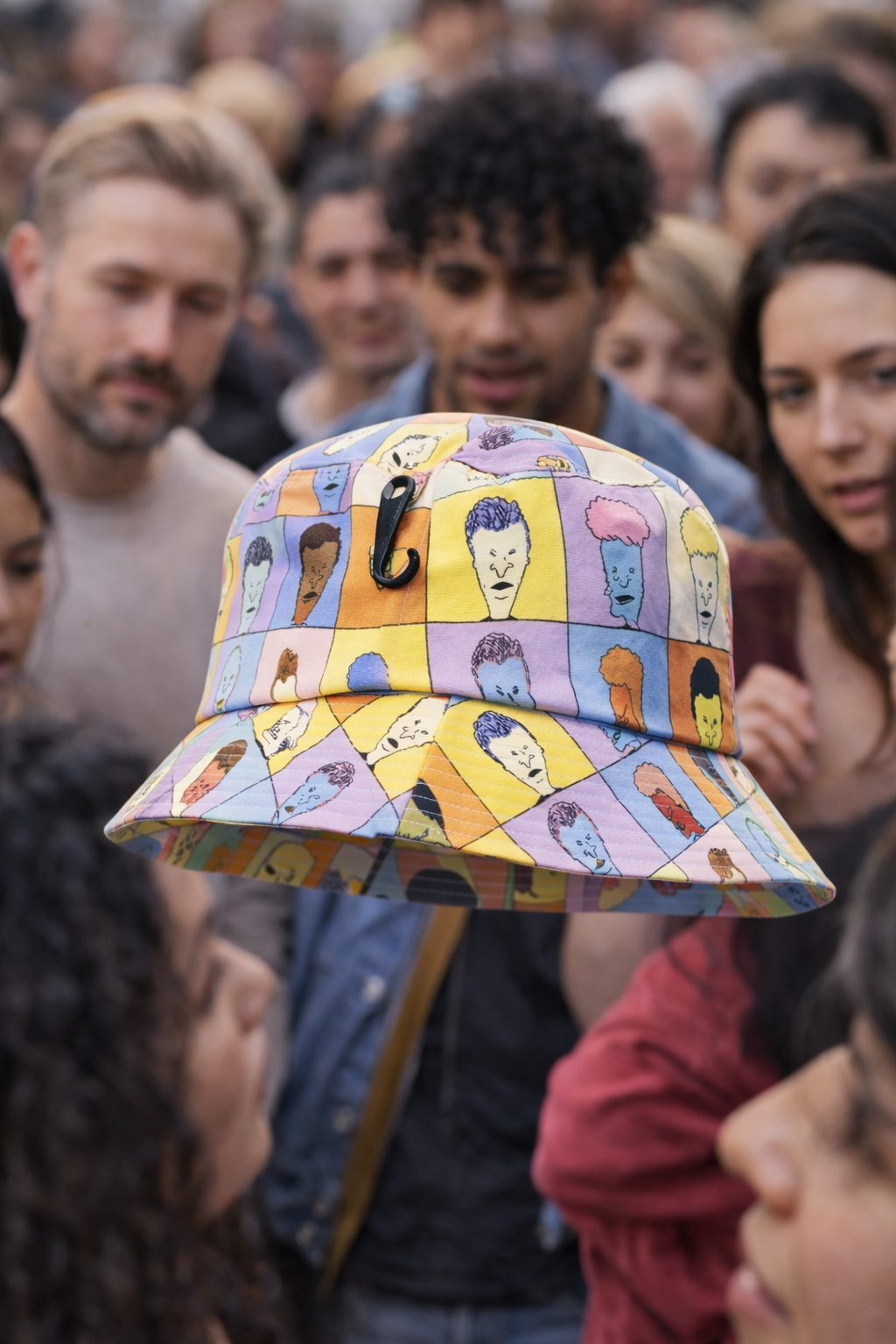 Gorro Bucket Beavis and Butt-Head – Diseño Multicolor Cartoon