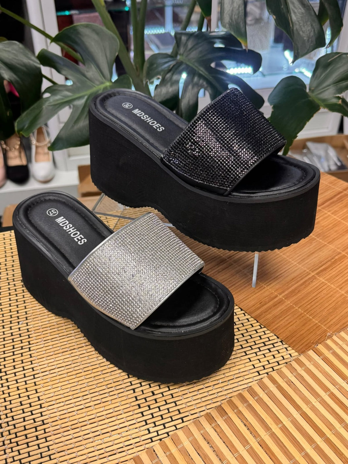 CHALAS MUJER MD SHOES BLACK Y SILVER