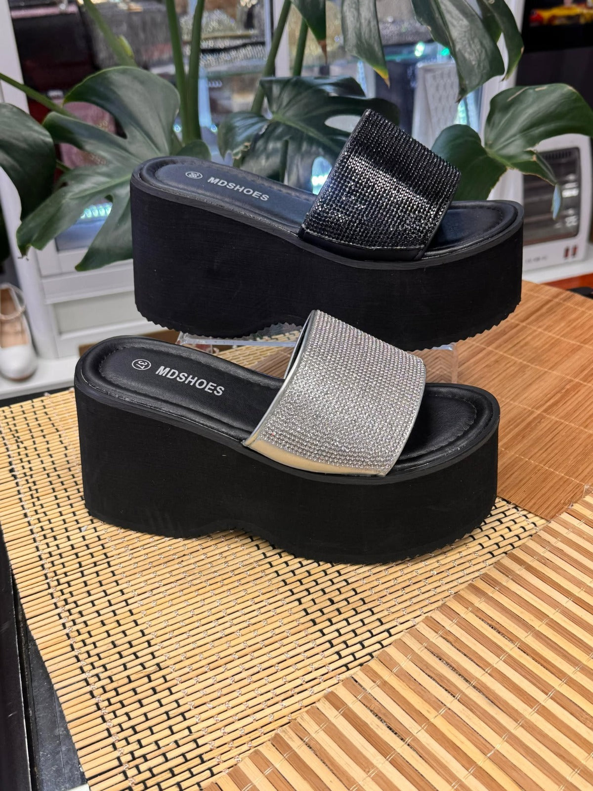 CHALAS MUJER MD SHOES BLACK Y SILVER